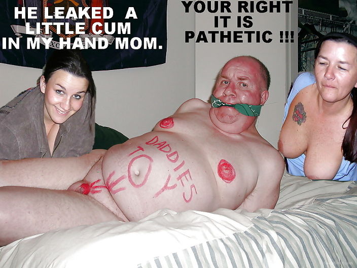 Girls play with Sissy Nudie