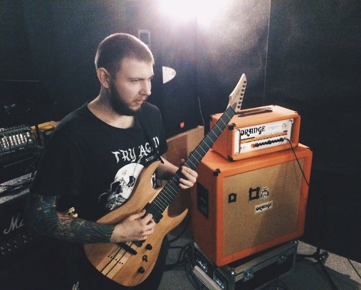 /                                                  /