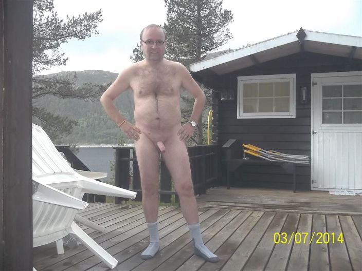 nude at cabin