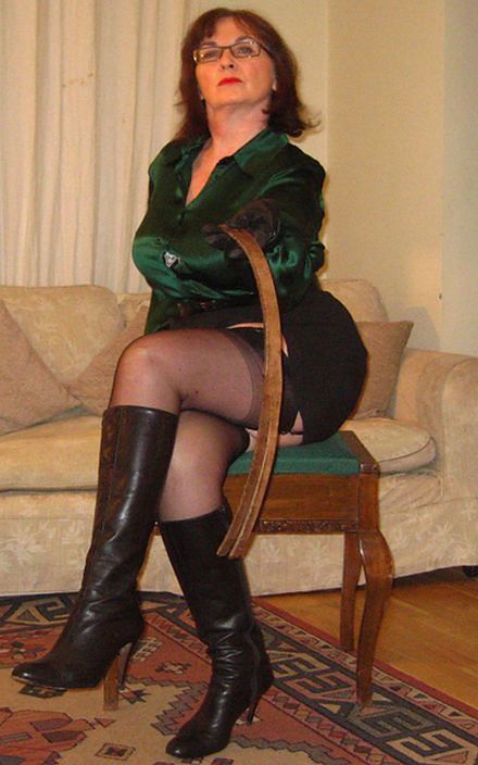 наша во...ательница