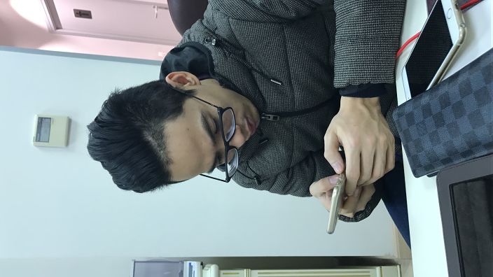 В работе весь