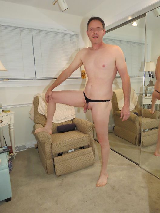 Hairless body and legs cockring Thong