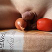 На секс-кухне луковица и помидор 2