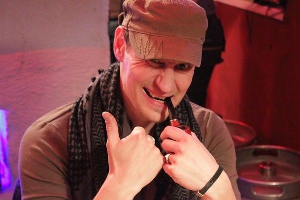 Я в баре у друзей