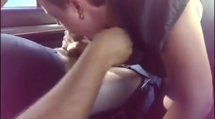 Муж целует жену после другого