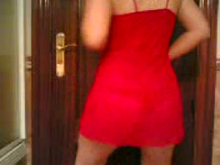 В танце раздеваюсь и хочу вснуть себе вибрик поглубже