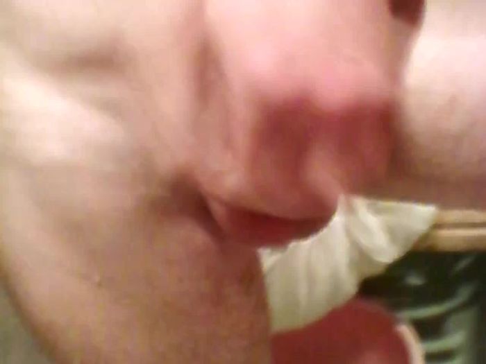 Снова позирую в ванной.