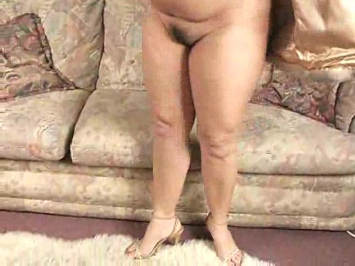 Поразвлекалась сама с собой