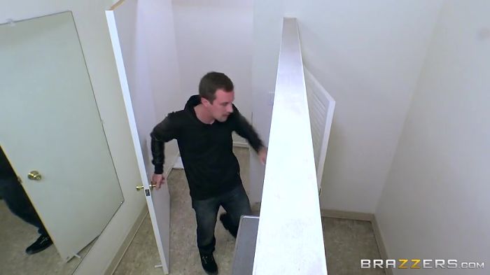 Трах в туалете