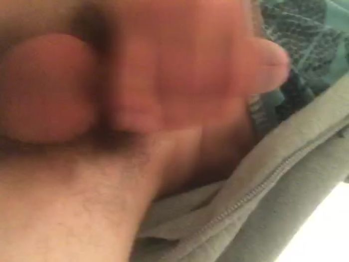 Утро начинается с мастурбации