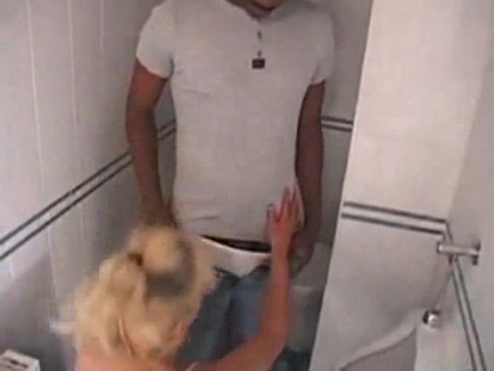 Toilet cleaning bbw mature