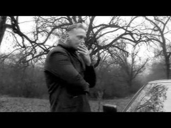 Поимели прямо на капоте