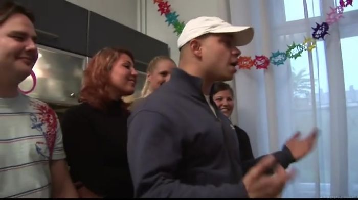 С днем рождения поздравили