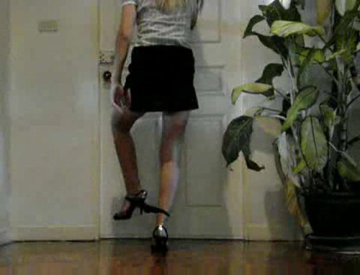 Crazy Hot Blonde Masturbates in The Bathroom