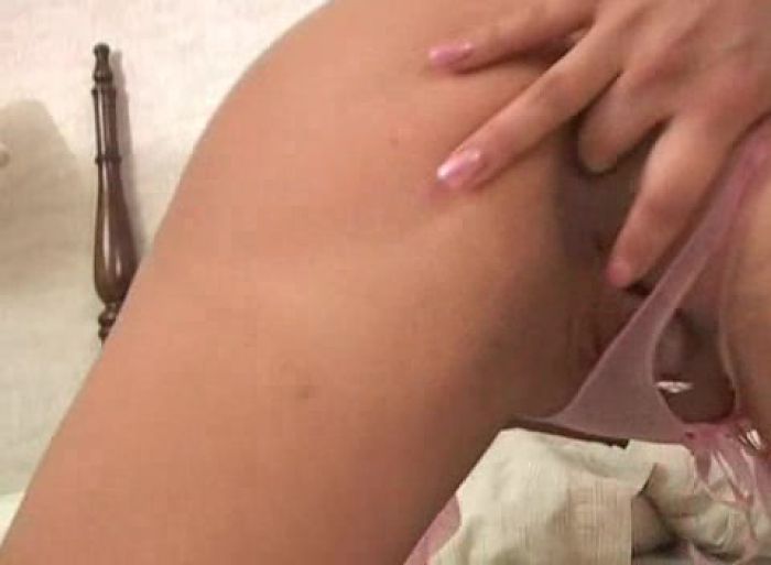 Сначала пальчиками, а потом уже мужчиной