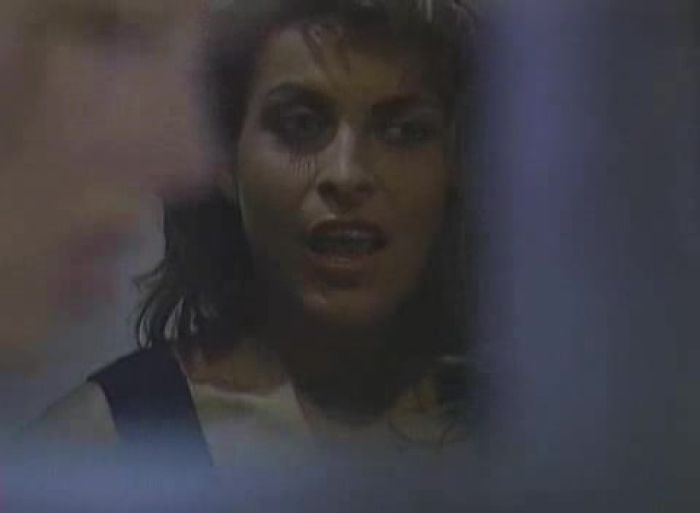 За решеткой