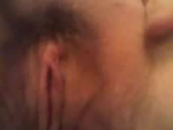 мастурбирует на вебку