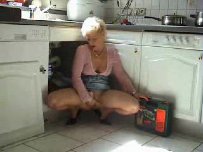 Домохозяйка предпочитает на кухне