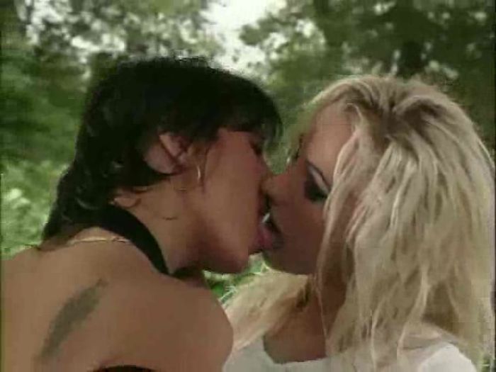 Lucious milfs play in the backyard