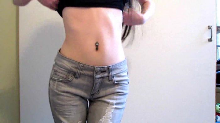 Жопка перед камерой