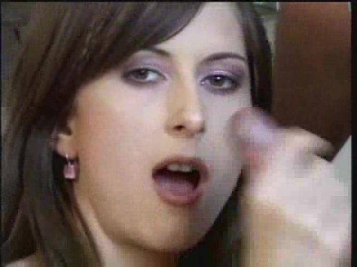 Работает ножками и ротиком