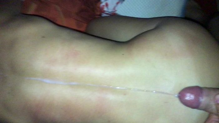 в попочку... кончил на спинку