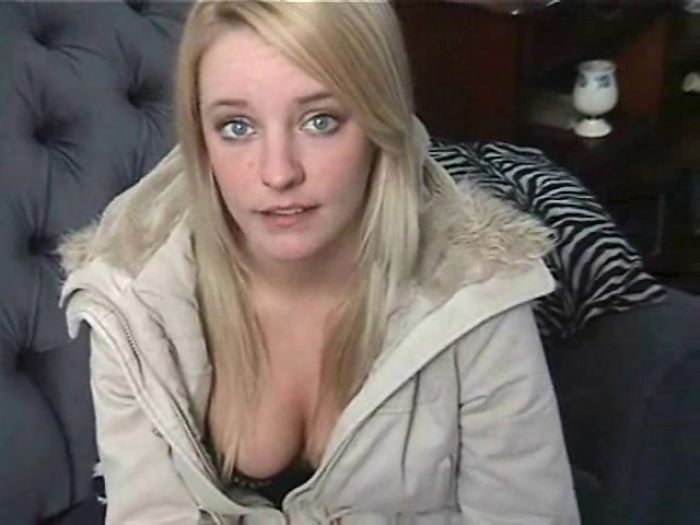 Hayden - British woman hairy pussy