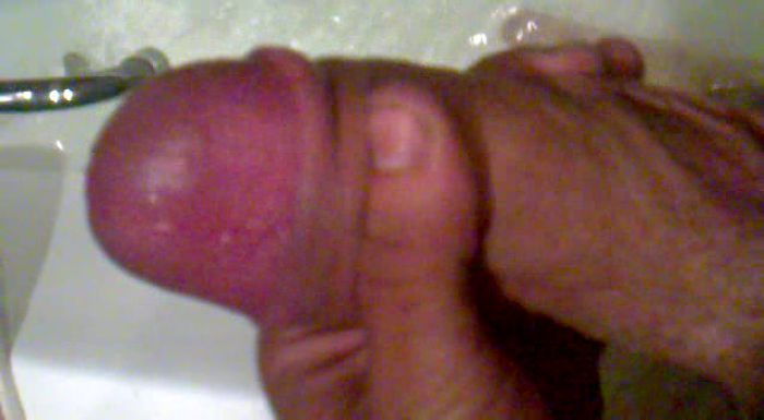 Дрочу в ванной