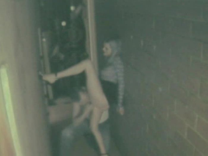 Teen Strangers Fuck Behind Bar in Alley