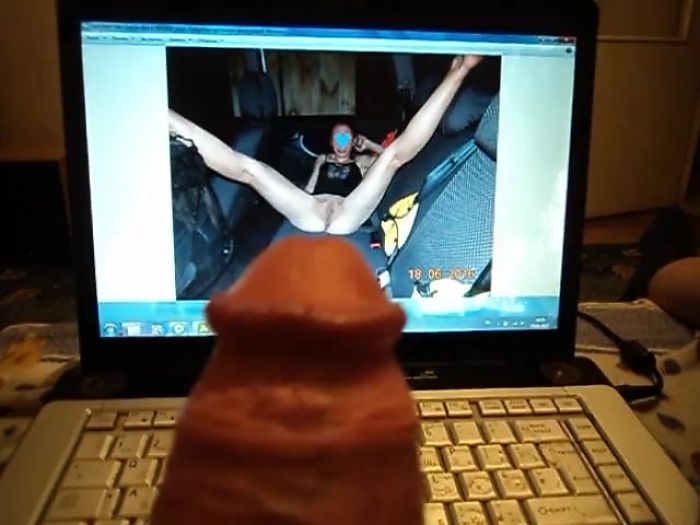 Дрочу на милую шлюшку !