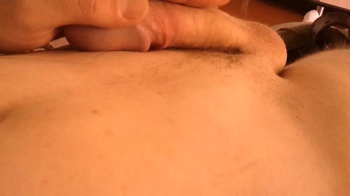 Дрочу свой член...