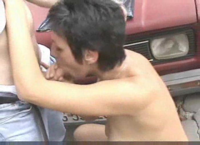 Трахнулись возле заправки